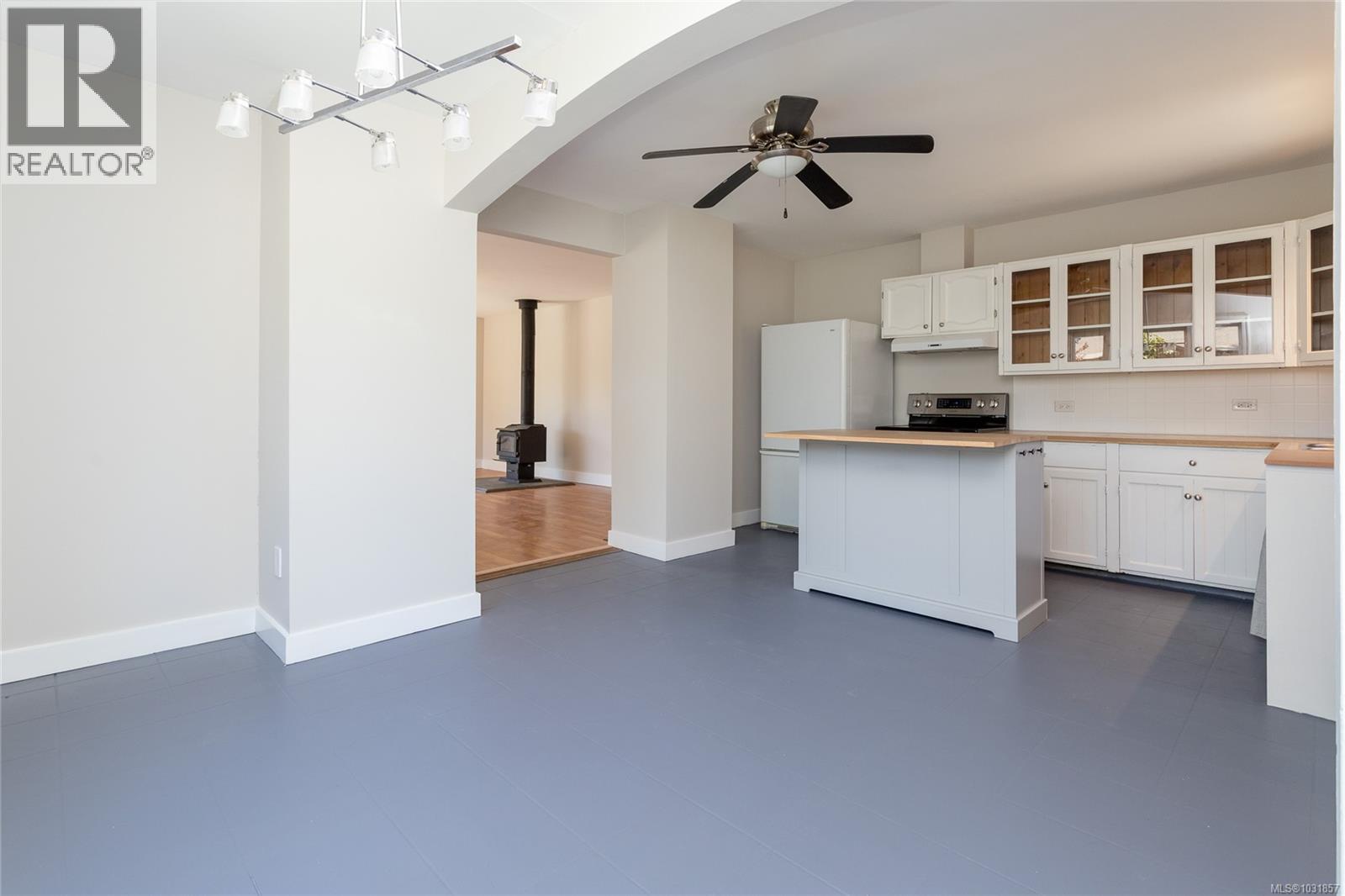 3590 Garland Ave - 16