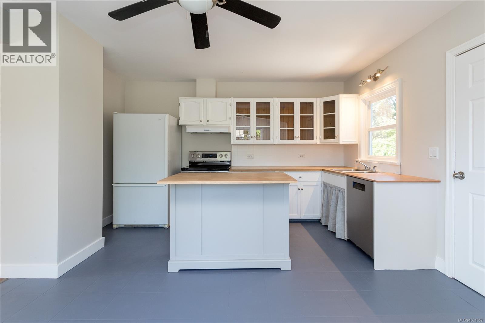 3590 Garland Ave - 17
