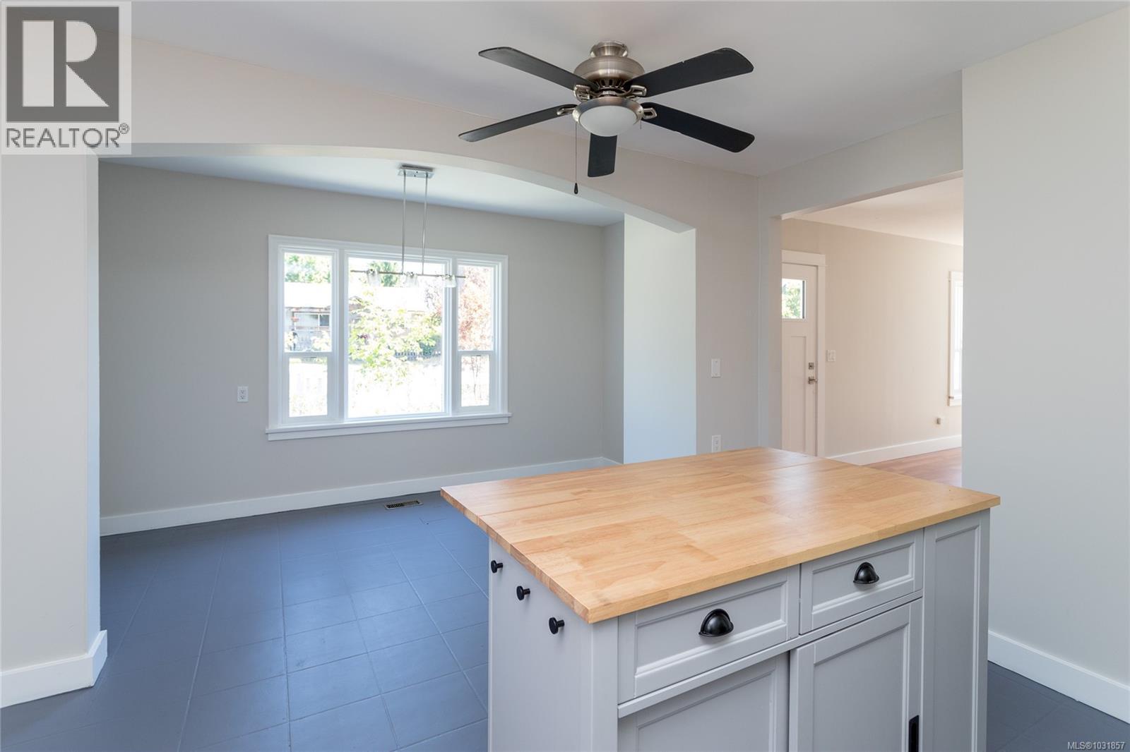 3590 Garland Ave - 18