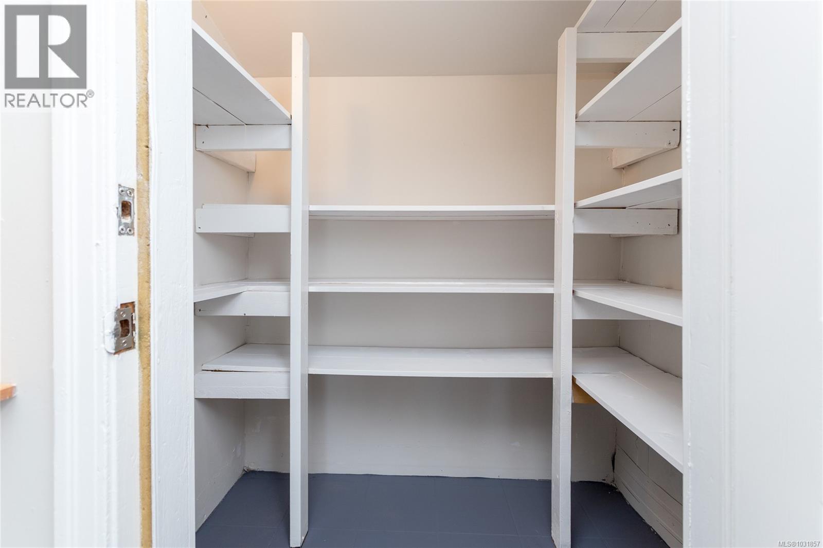 3590 Garland Ave - 19