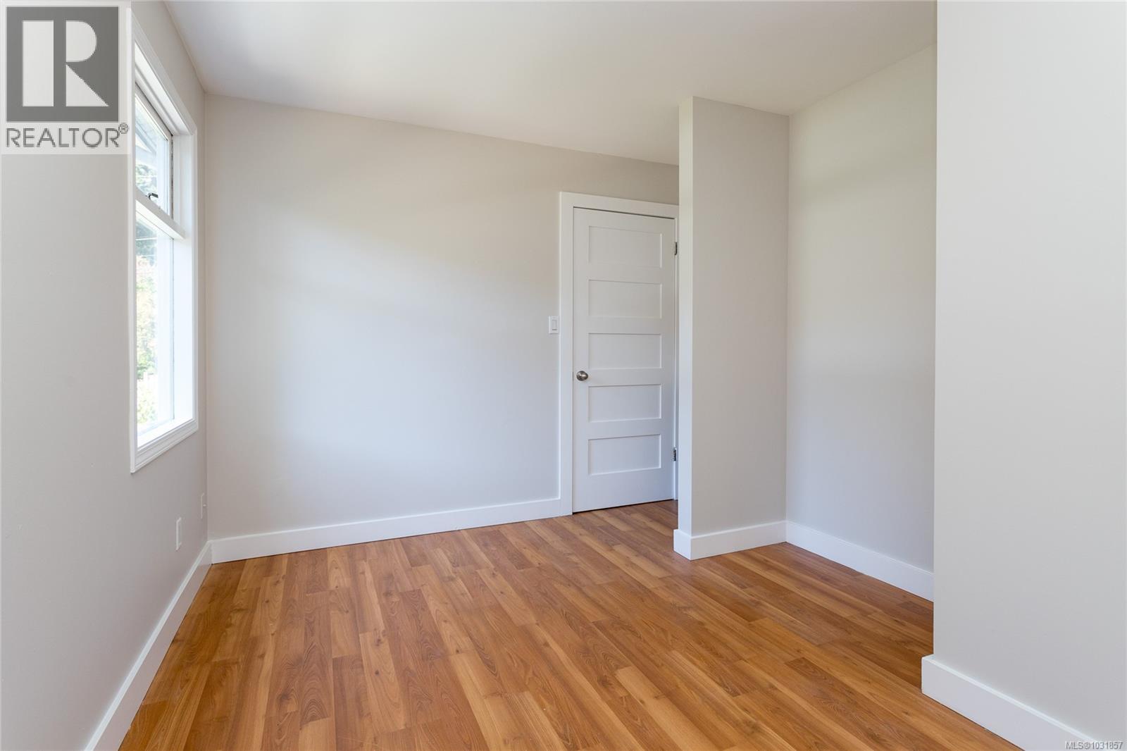 3590 Garland Ave - 23