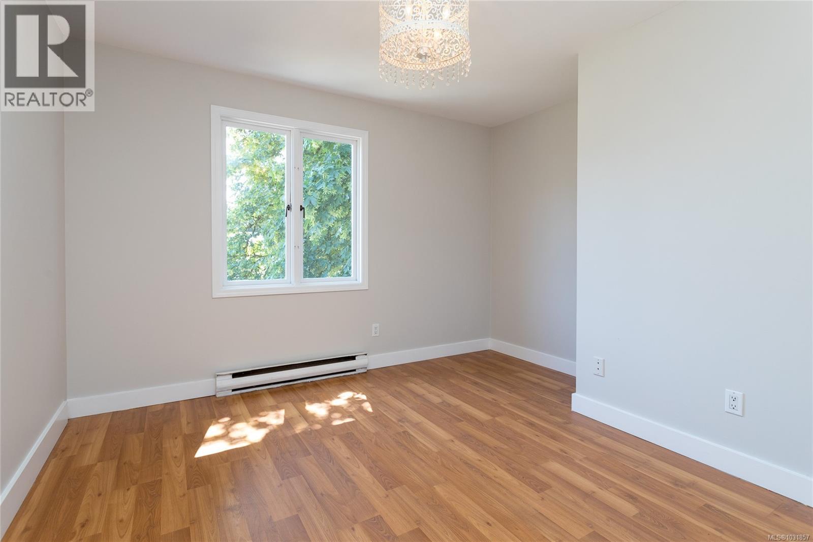 3590 Garland Ave - 24