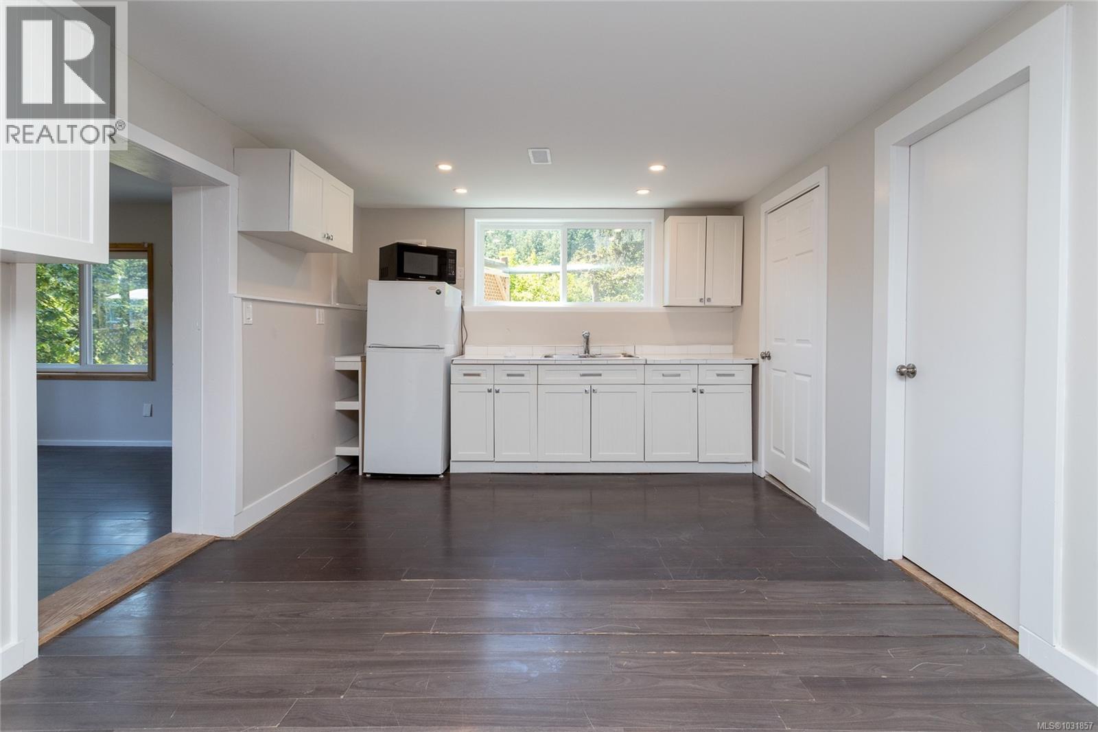 3590 Garland Ave - 29
