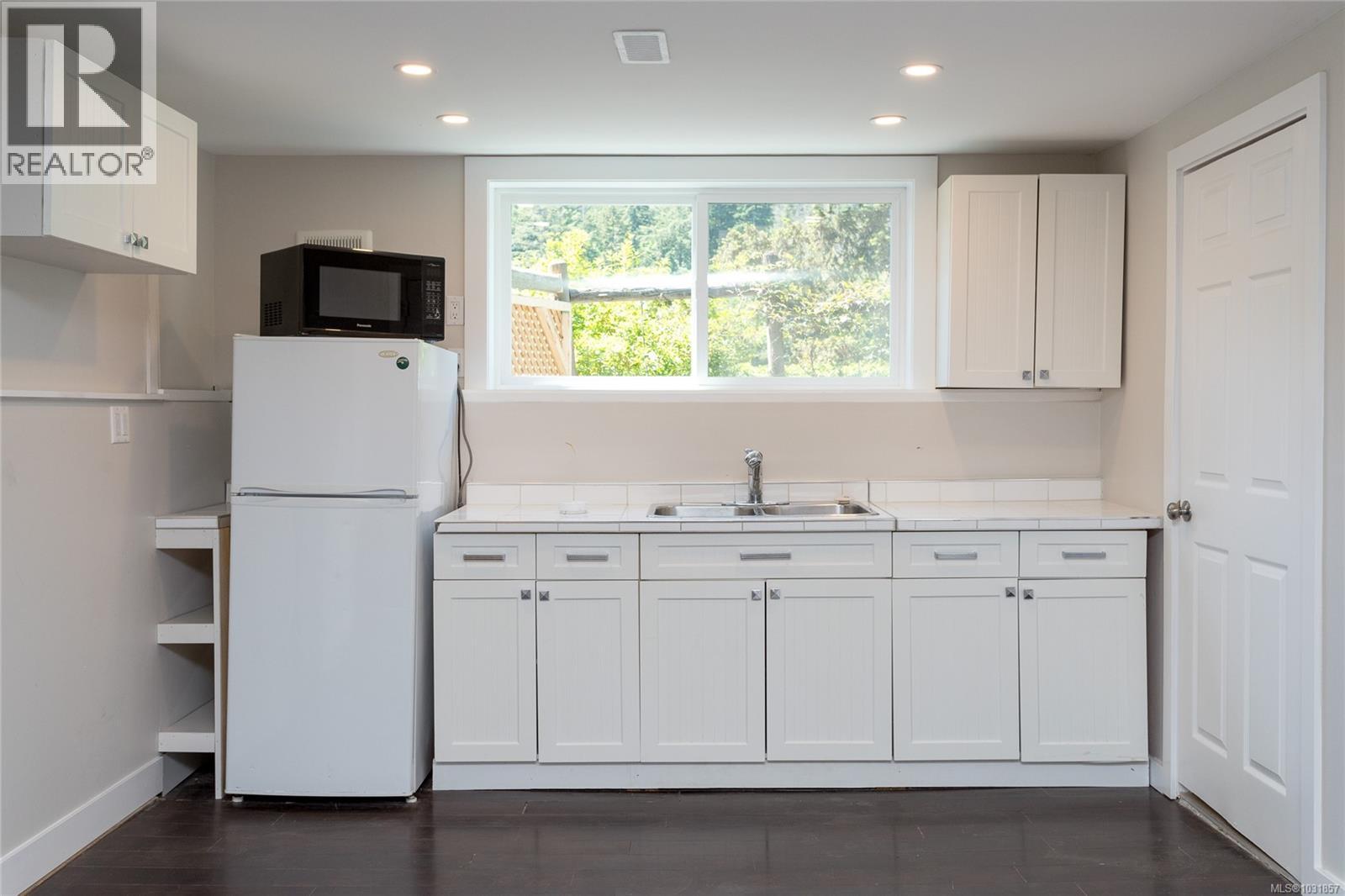 3590 Garland Ave - 30