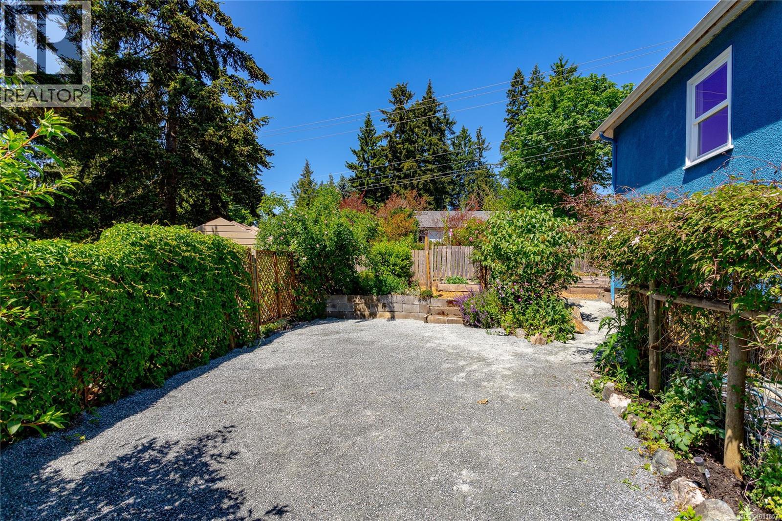 3590 Garland Ave - 40