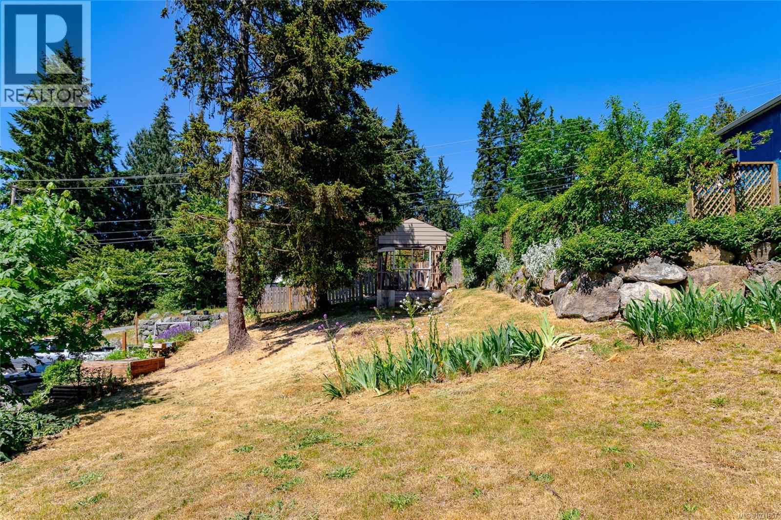 3590 Garland Ave - 44