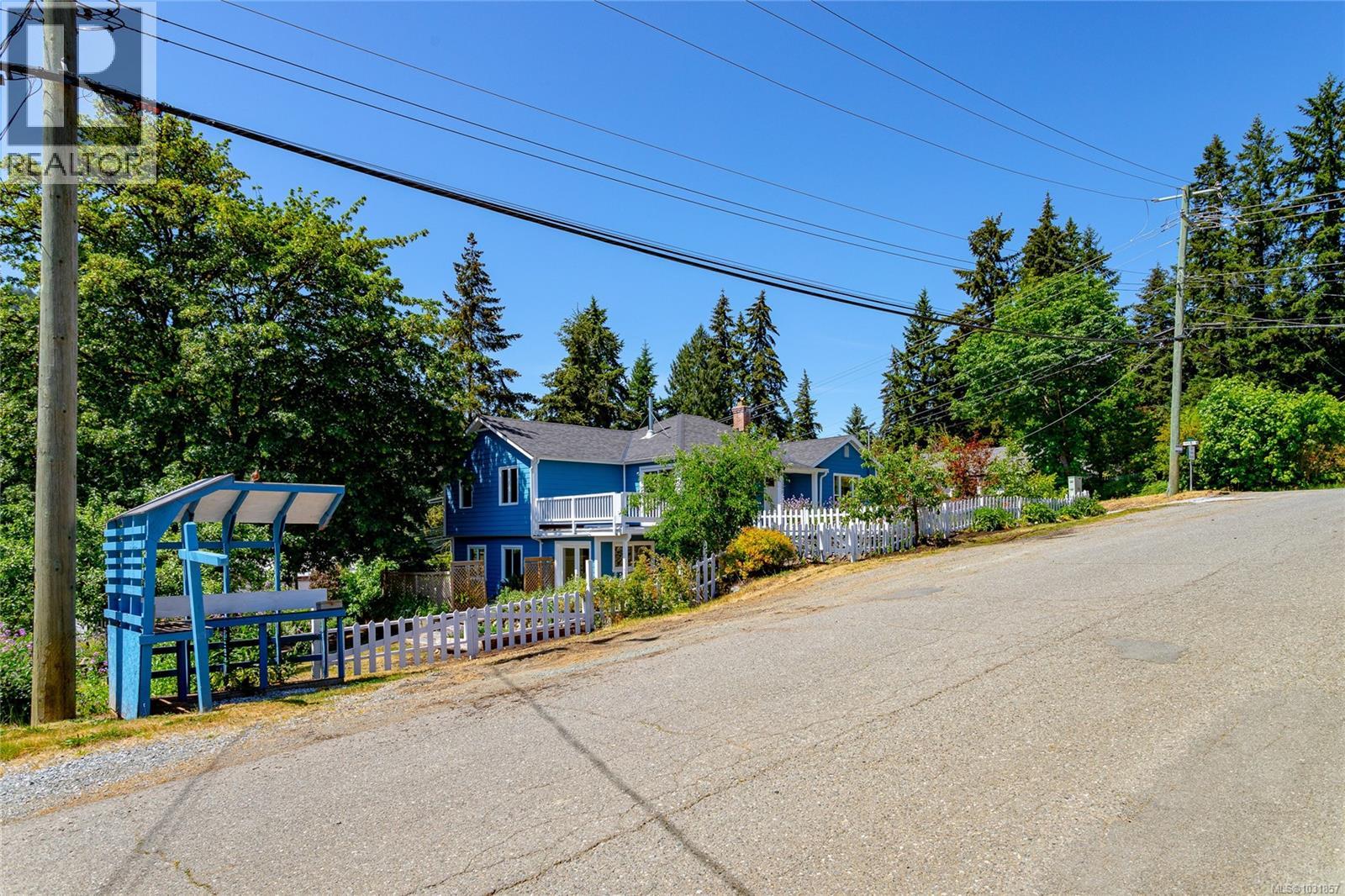 3590 Garland Ave - 5
