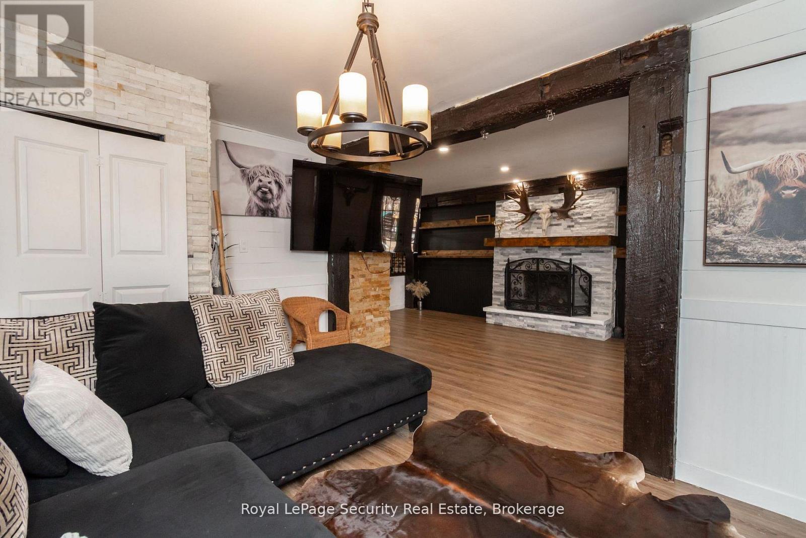 73 COLLEGE CRESCENT - 22