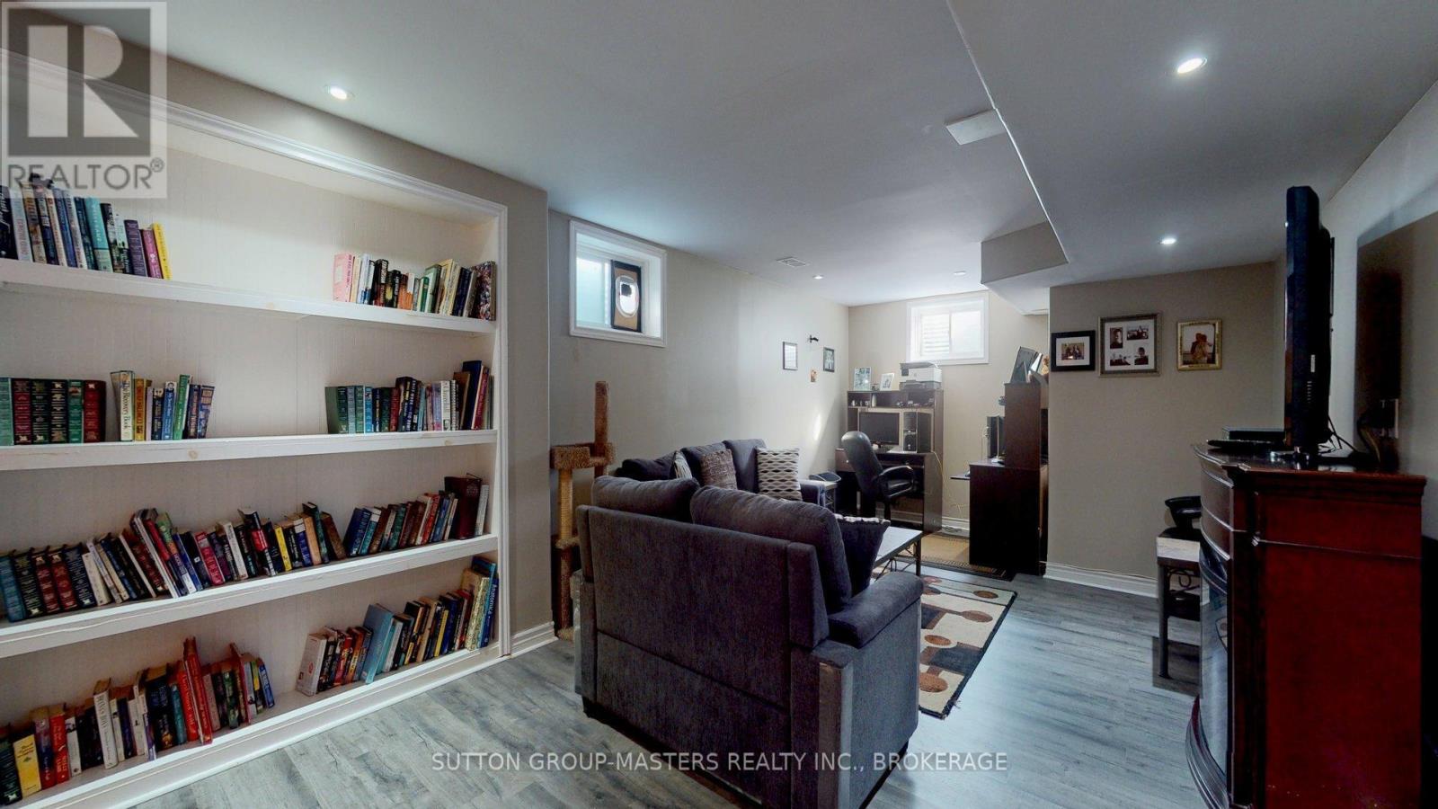 67 EUGENE COURT - 24