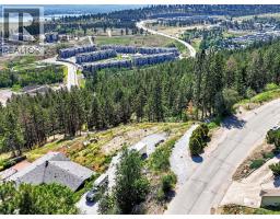 1687 Scott Crescent, West Kelowna, BC V1Z2Y2 Photo 11