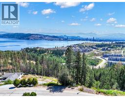 1687 Scott Crescent, West Kelowna, BC V1Z2Y2 Photo 7