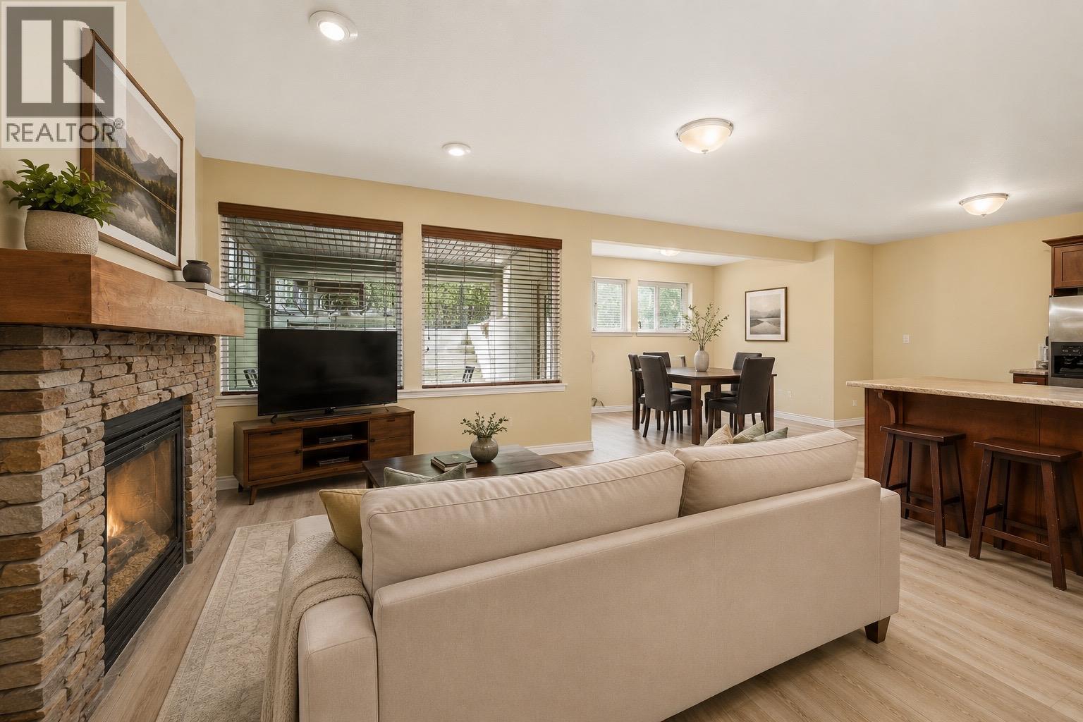  647 Peridot Place, Kelowna