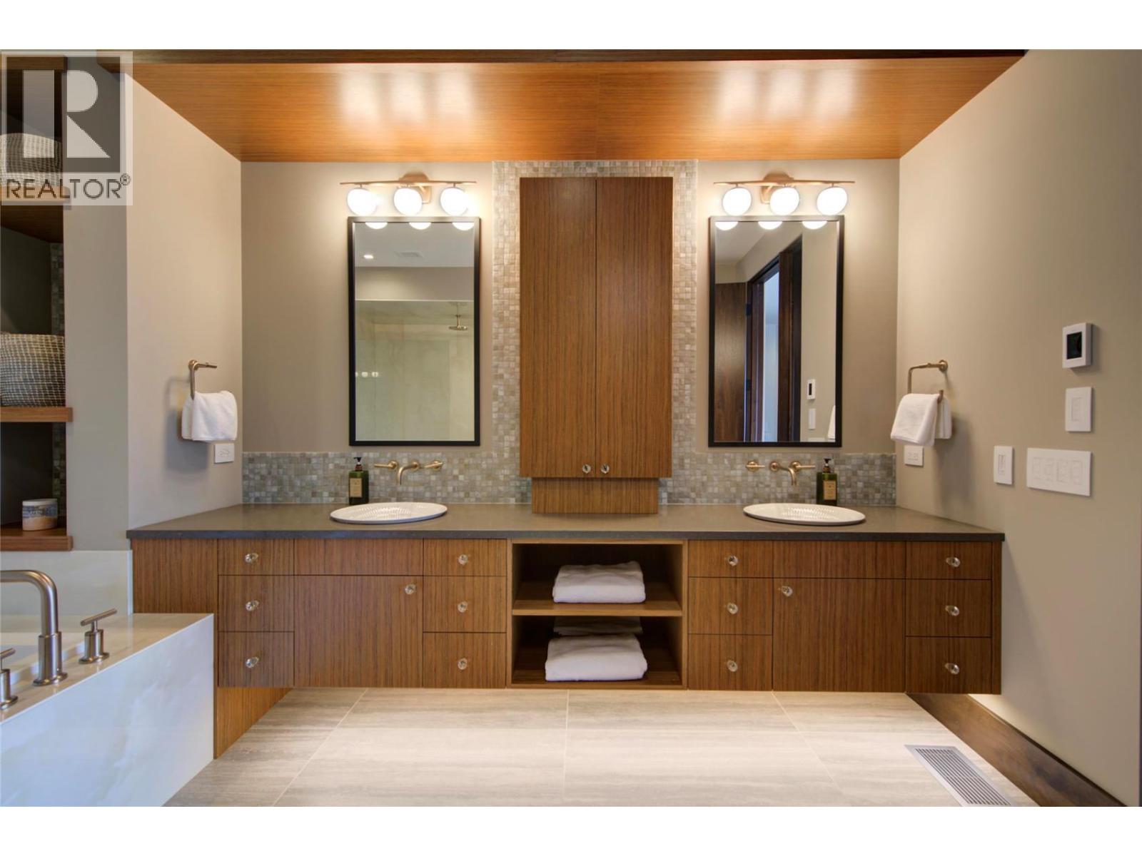 3745 West Bay Road Unit# 14, West Kelowna
