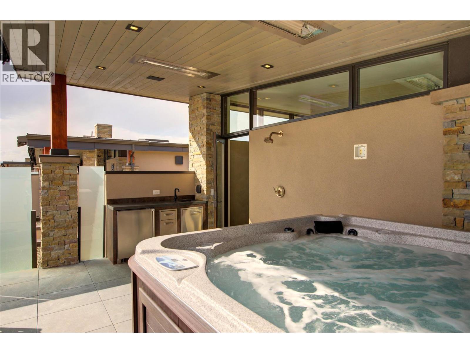 3745 West Bay Road Unit# 14, West Kelowna
