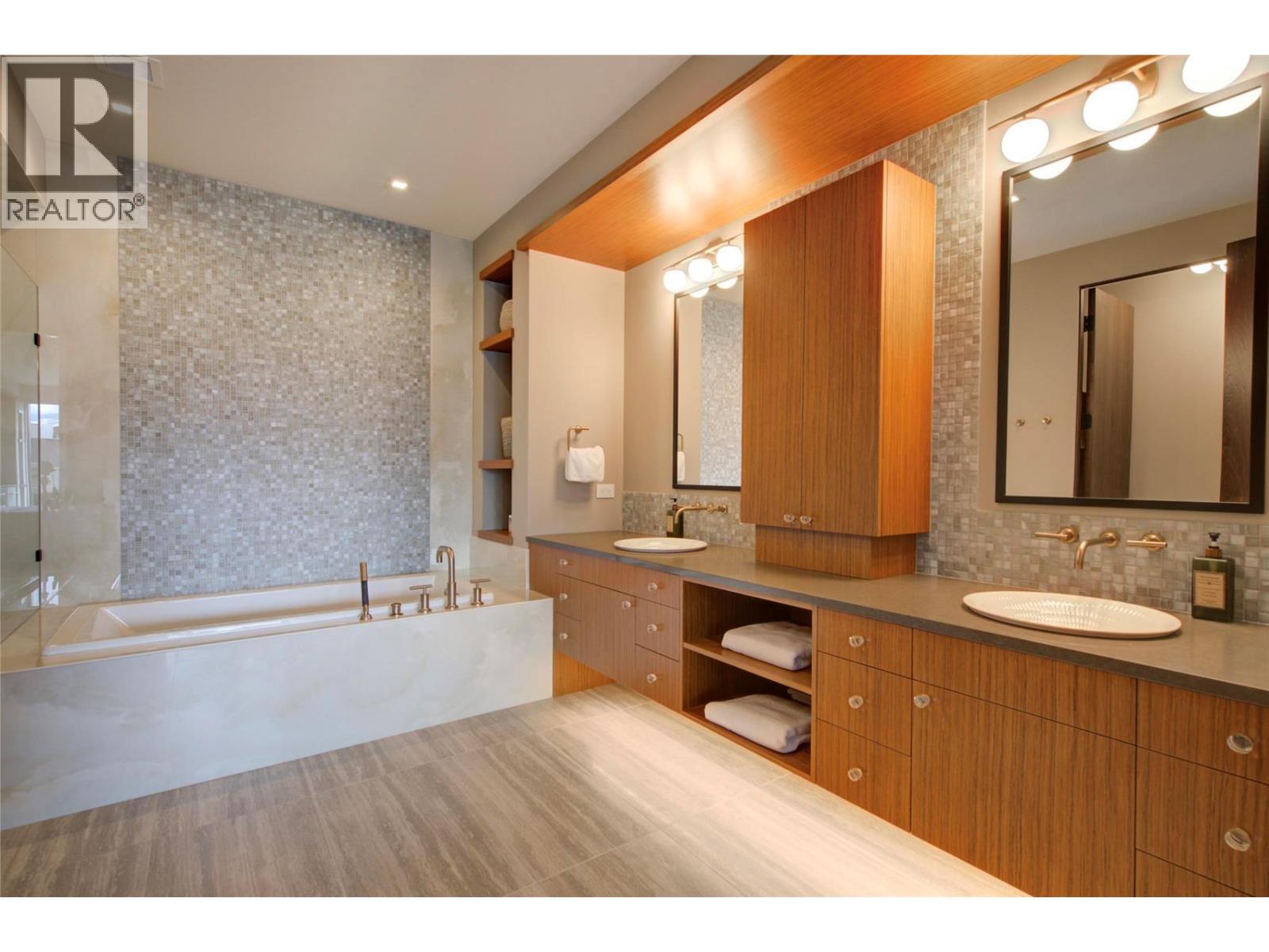 3745 West Bay Road Unit# 14, West Kelowna