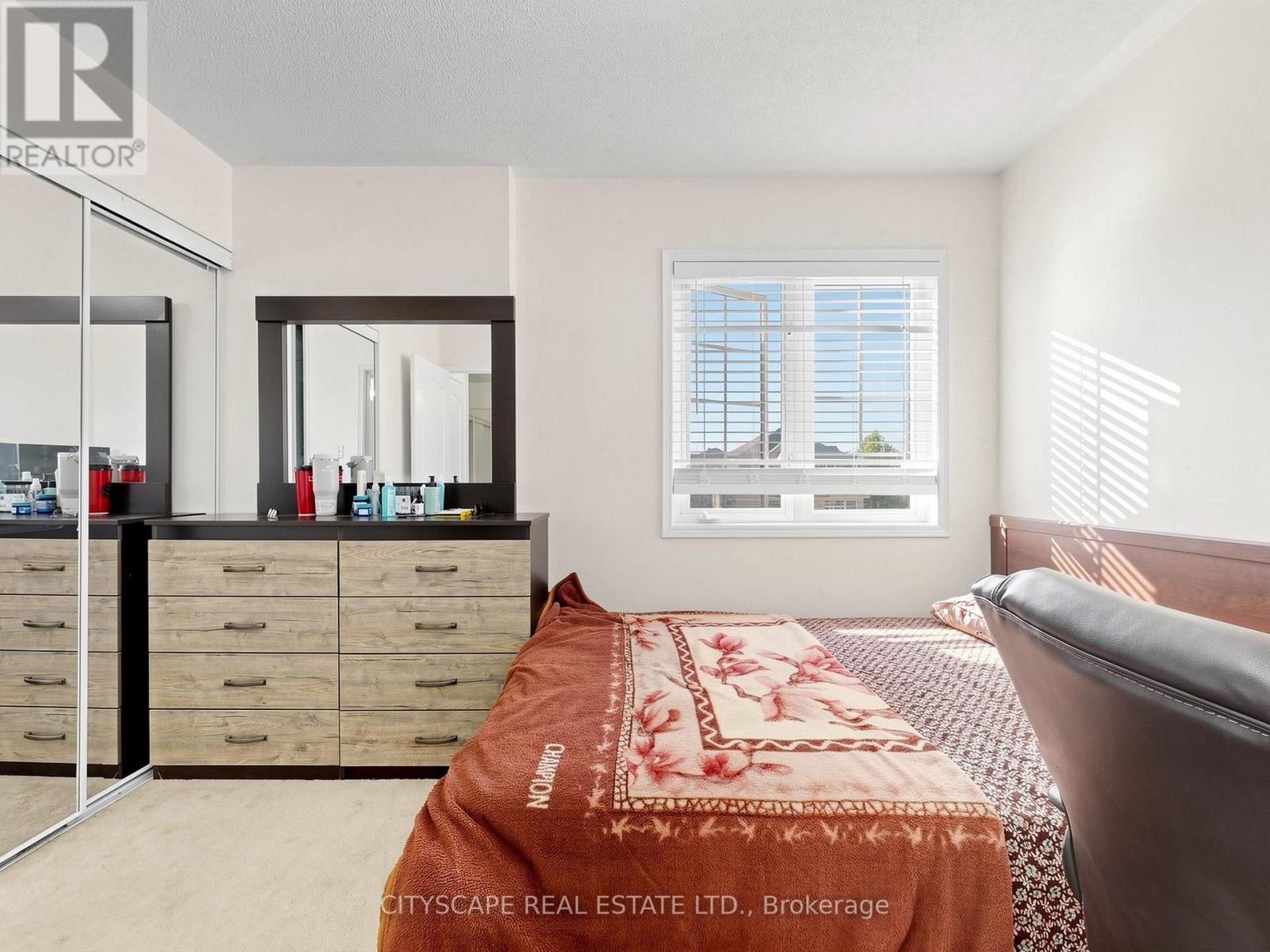 5 STUDEBAKER TRAIL - 32