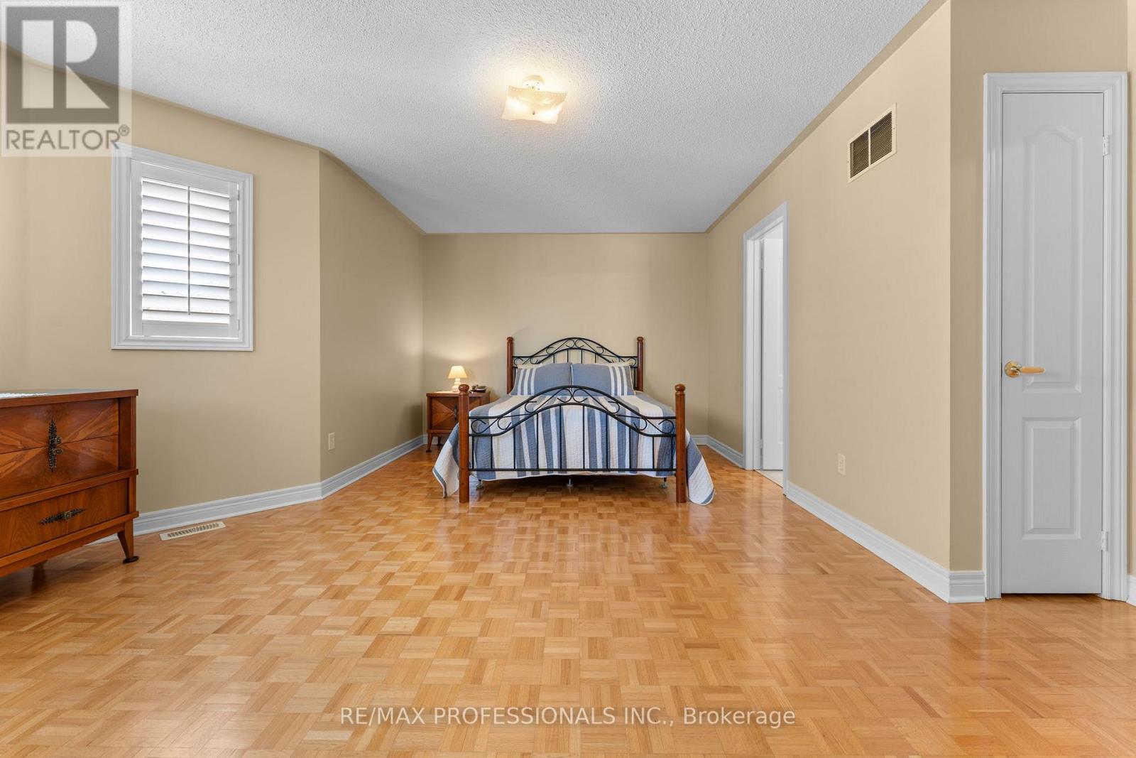 15 TARQUINI CRESCENT - 35