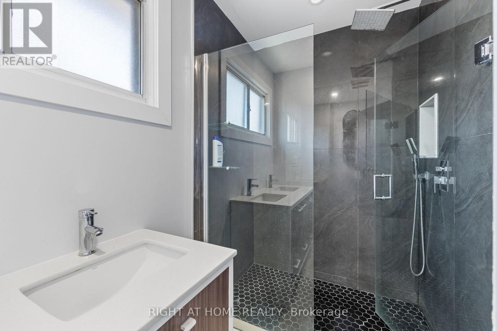 72 KATHERINE ROAD - 16