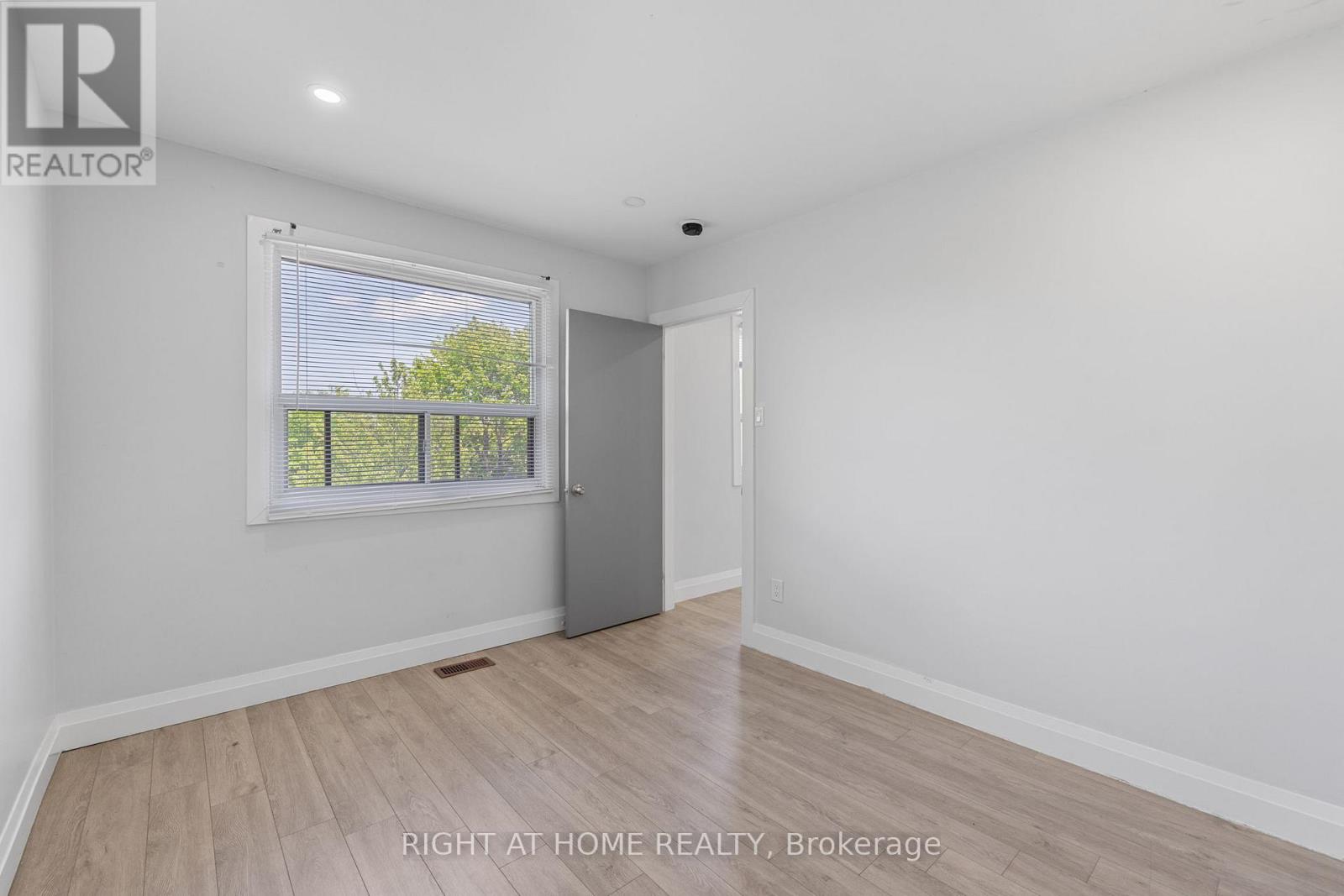 72 KATHERINE ROAD - 20
