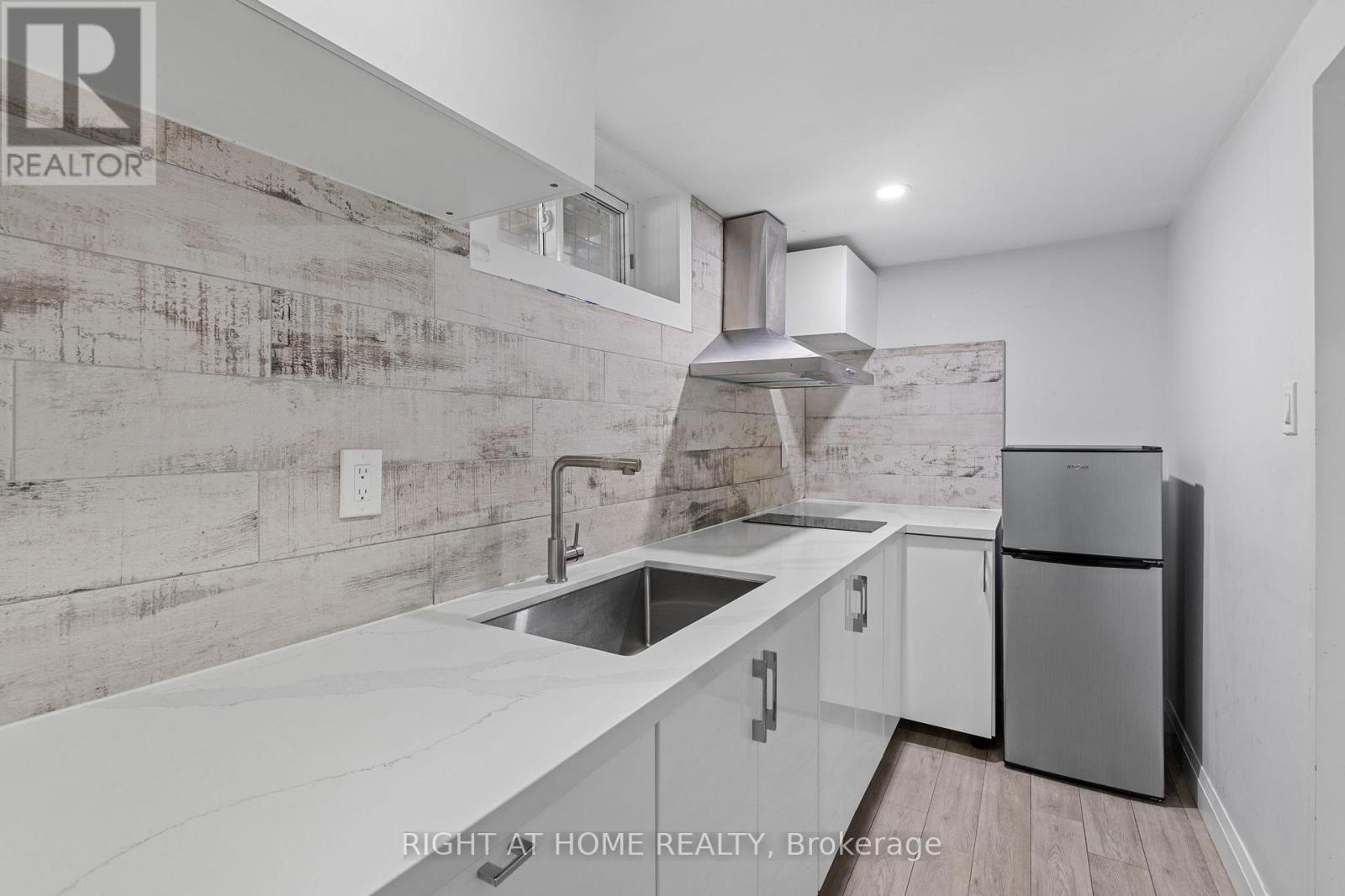72 KATHERINE ROAD - 29