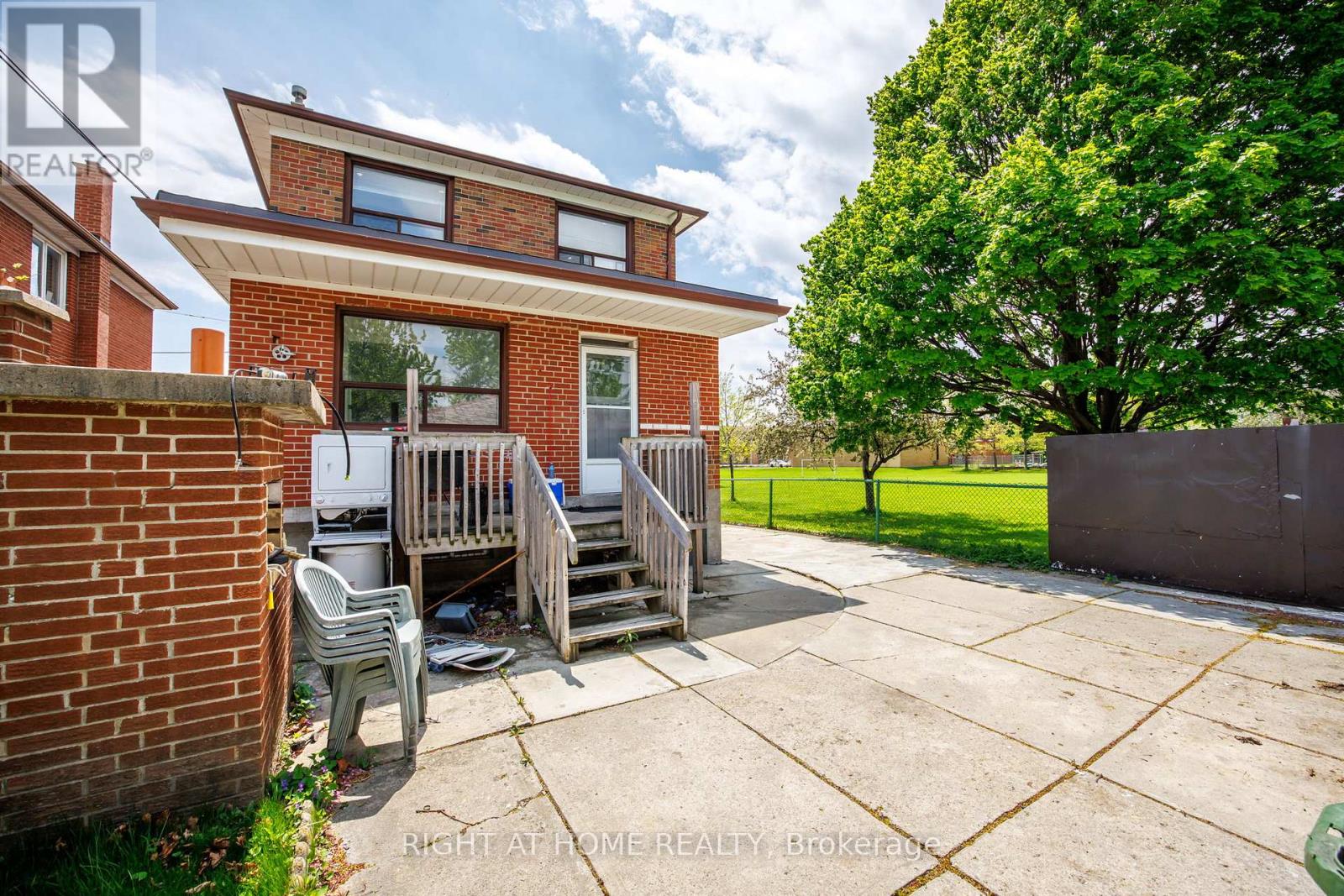 72 KATHERINE ROAD - 32
