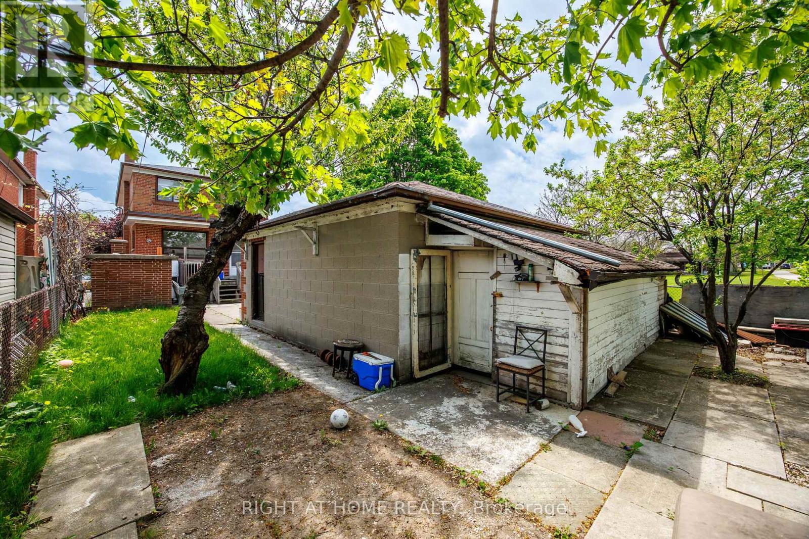 72 KATHERINE ROAD - 33