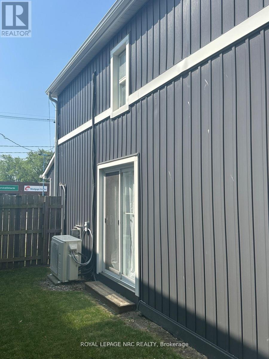 10 THOROLD ROAD - 35