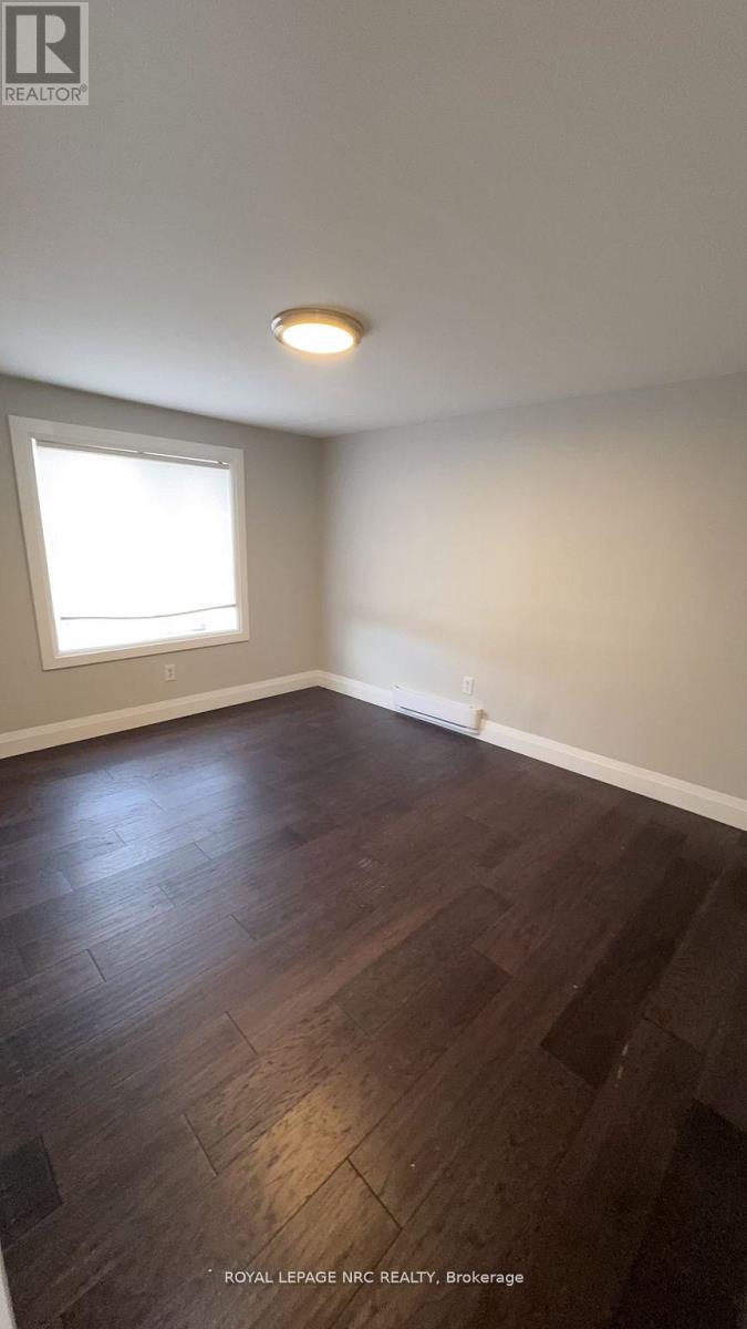 10 THOROLD ROAD - 4