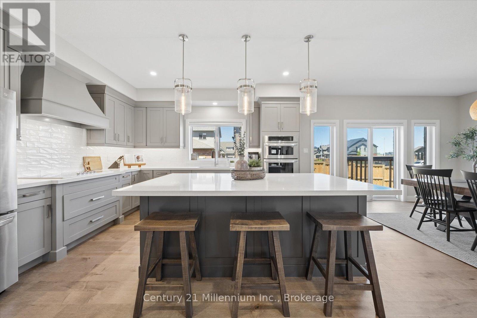 54 MAIDENS CRESCENT - 15