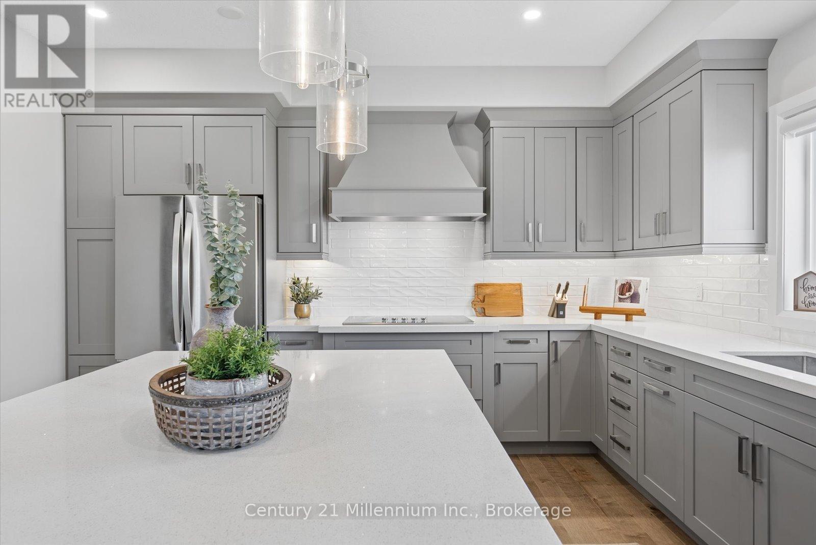 54 MAIDENS CRESCENT - 17