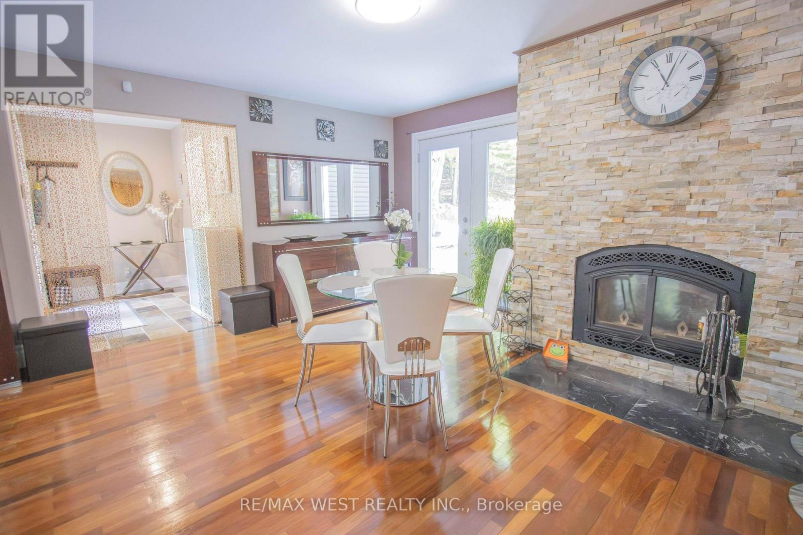 1158 LORNE LANE - 11