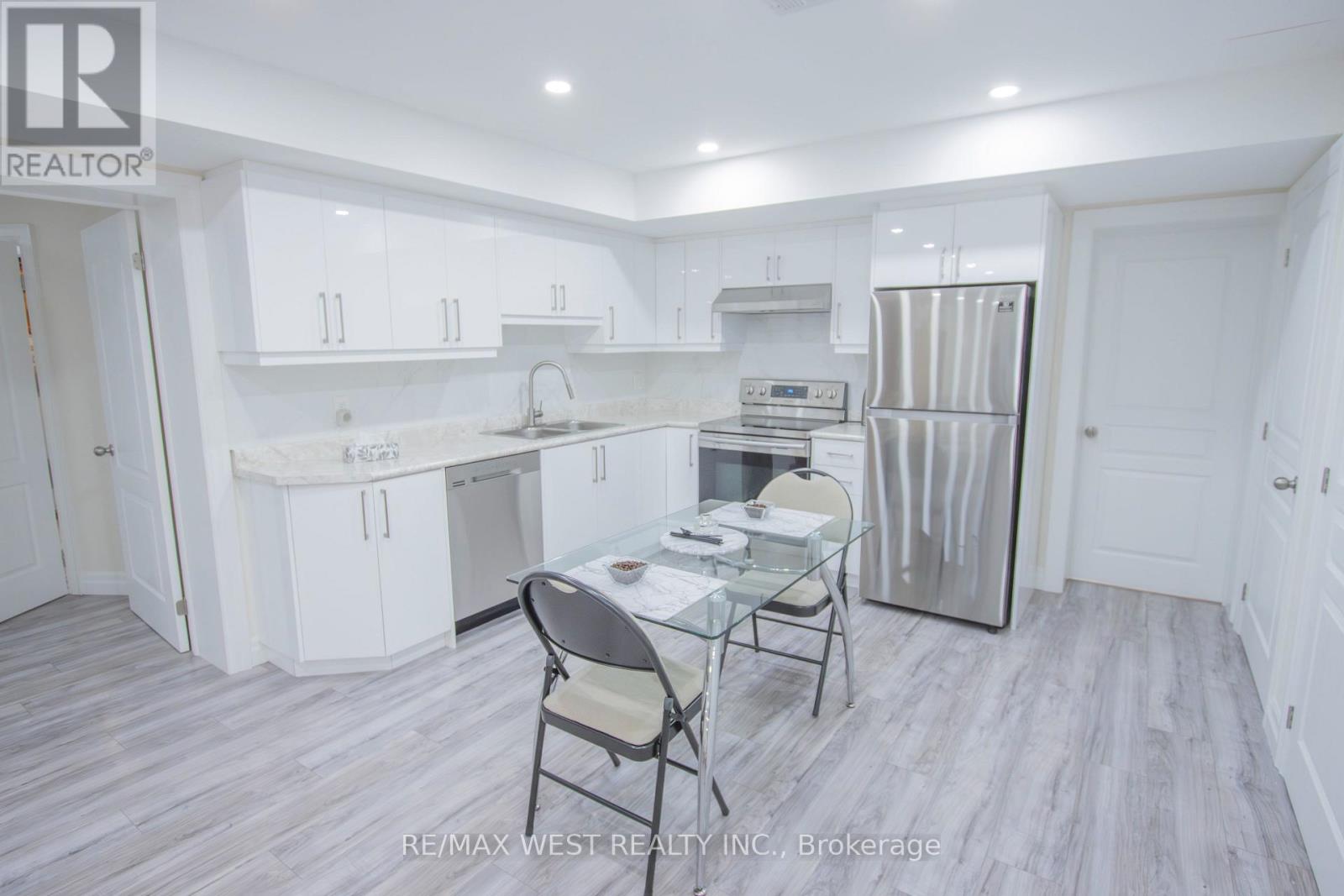 1158 LORNE LANE - 29