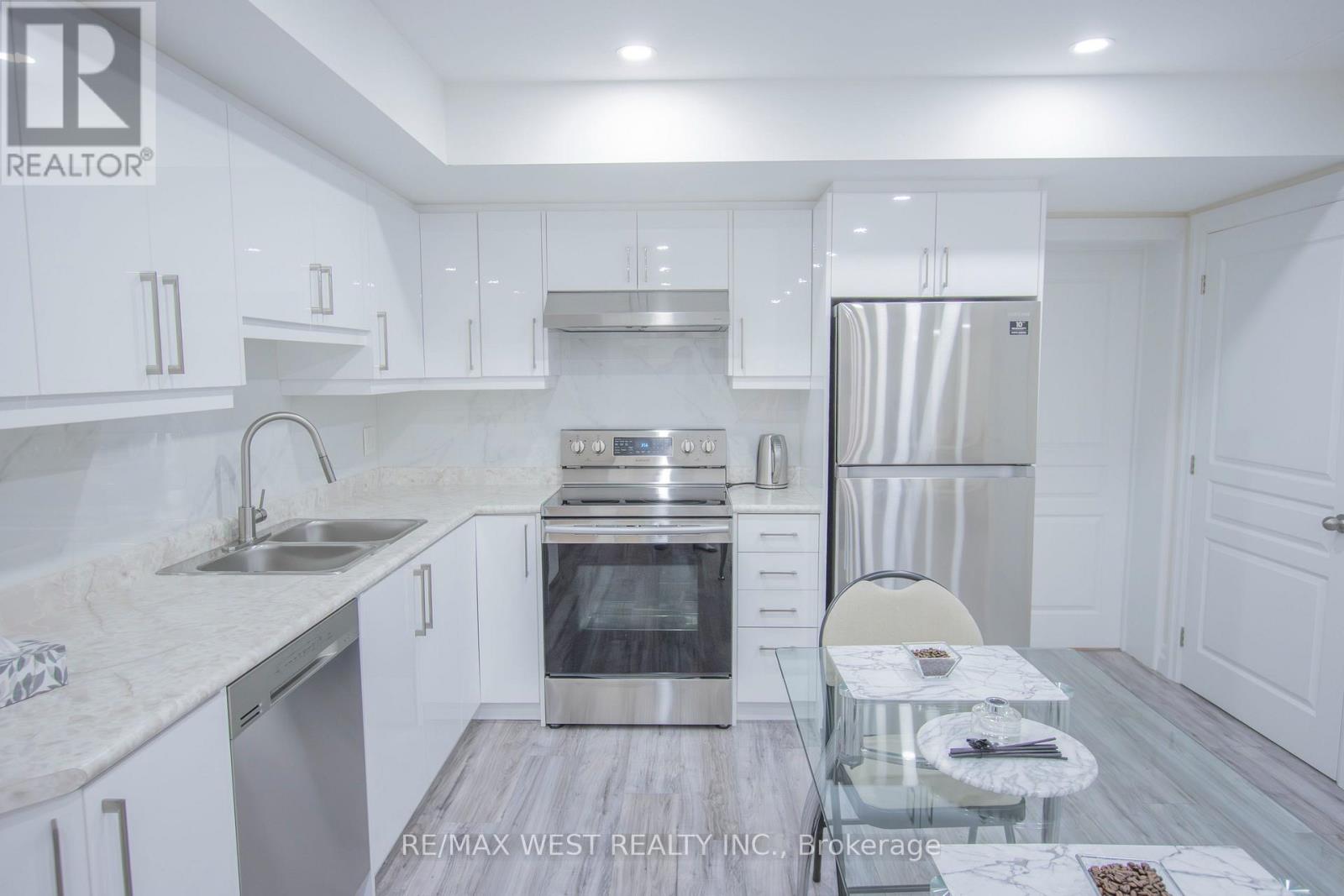 1158 LORNE LANE - 30