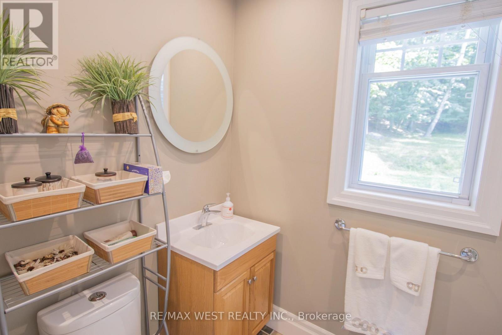 1158 LORNE LANE - 6