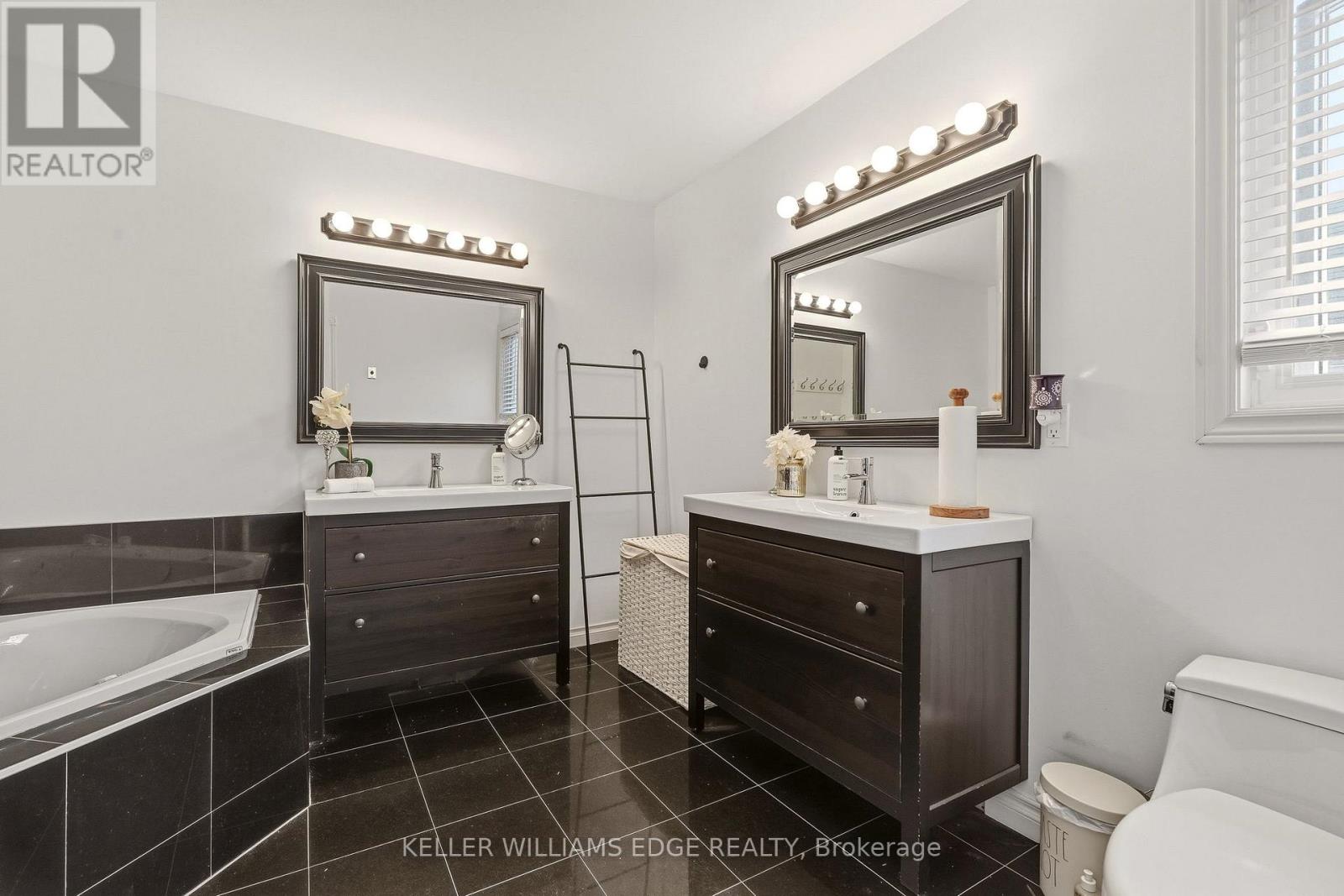 149 COVE CRESCENT - 23