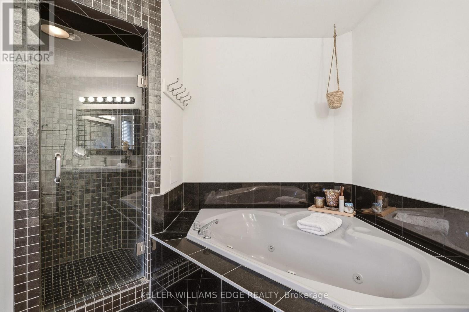 149 COVE CRESCENT - 24