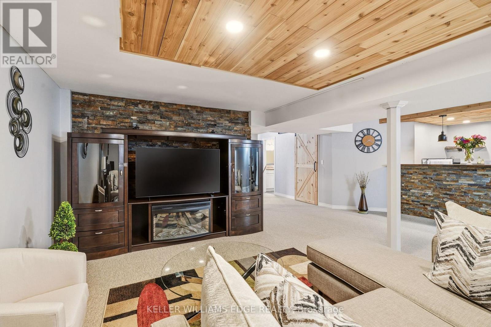 149 COVE CRESCENT - 34
