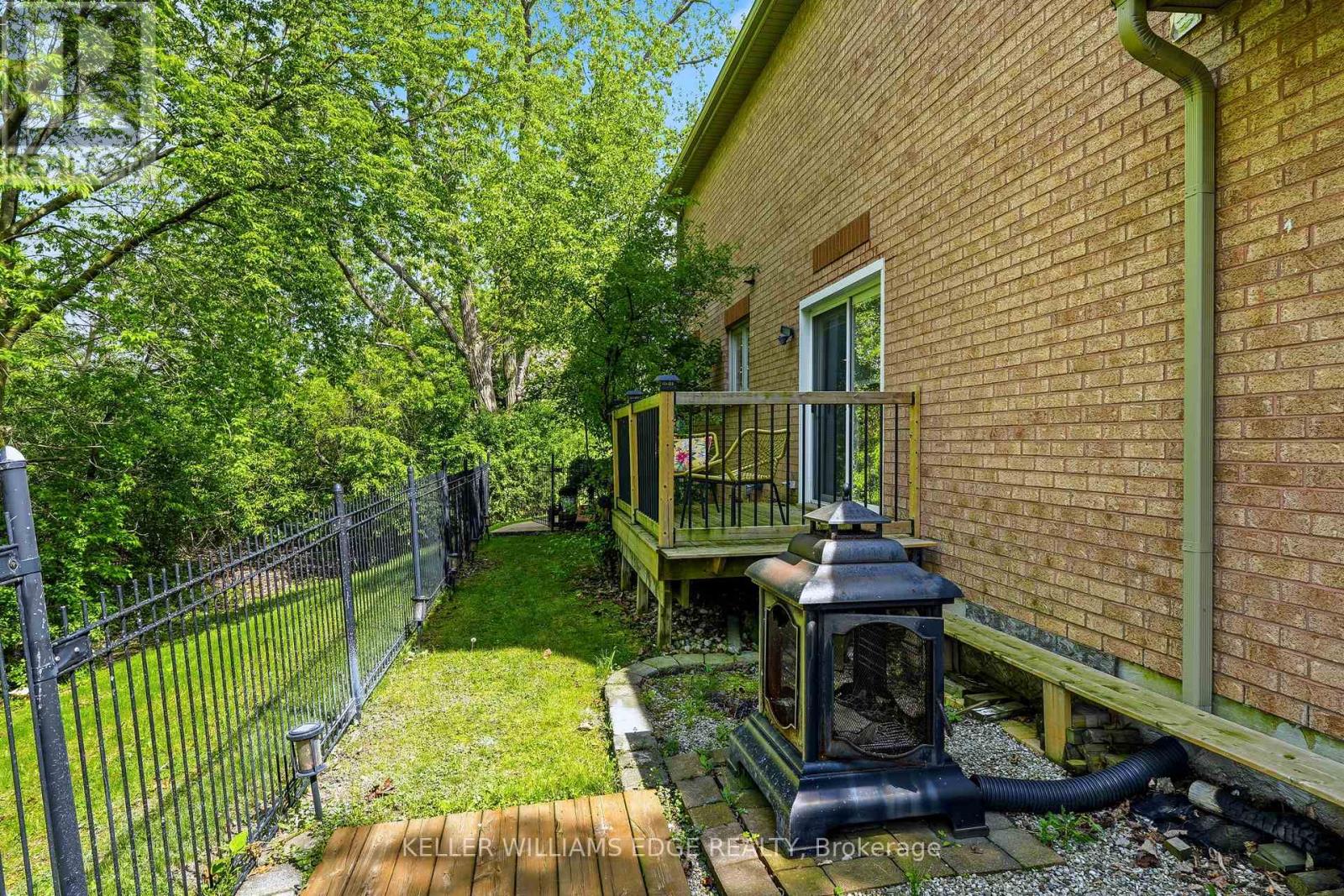 149 COVE CRESCENT - 44