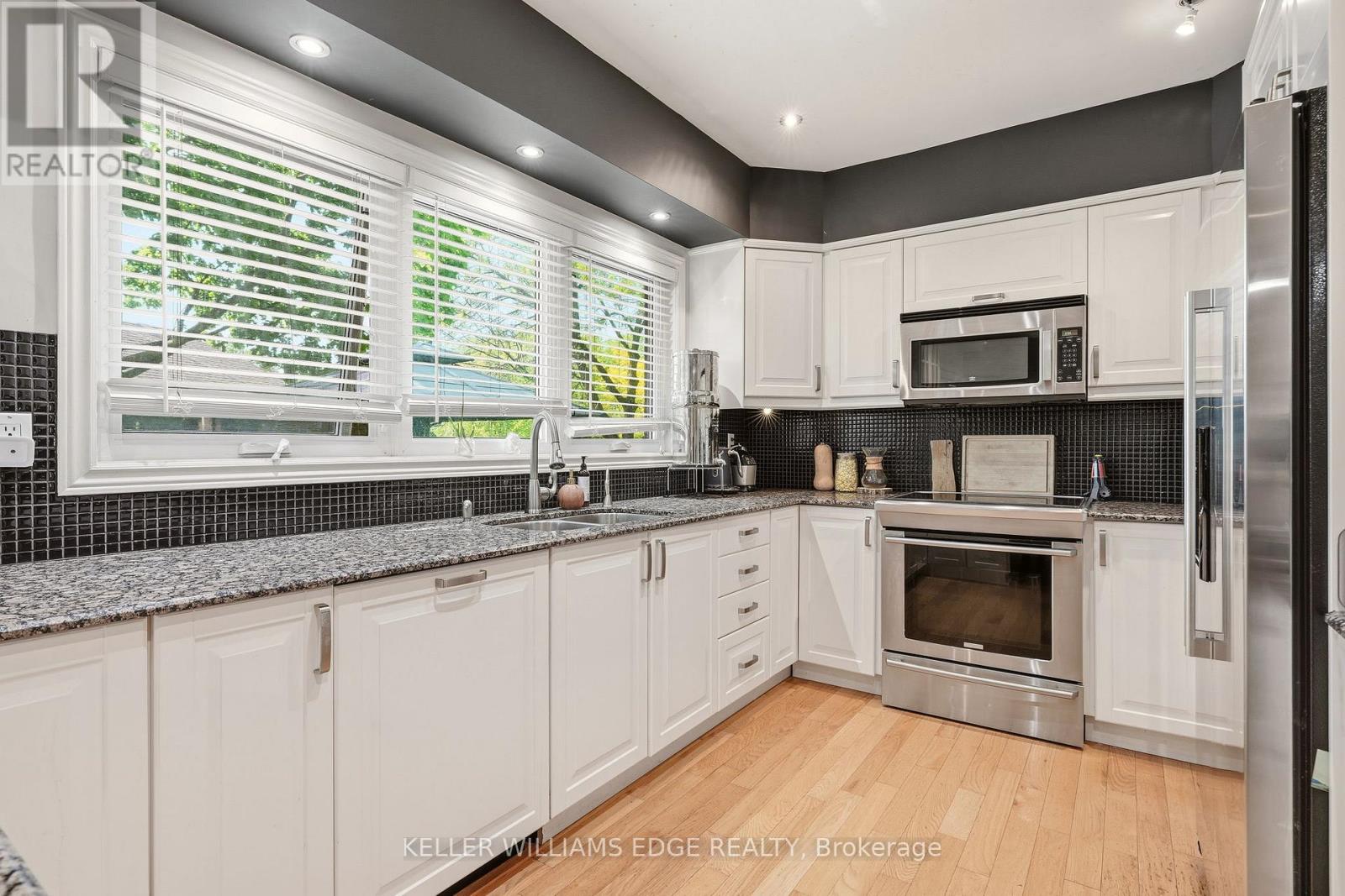 149 COVE CRESCENT - 9