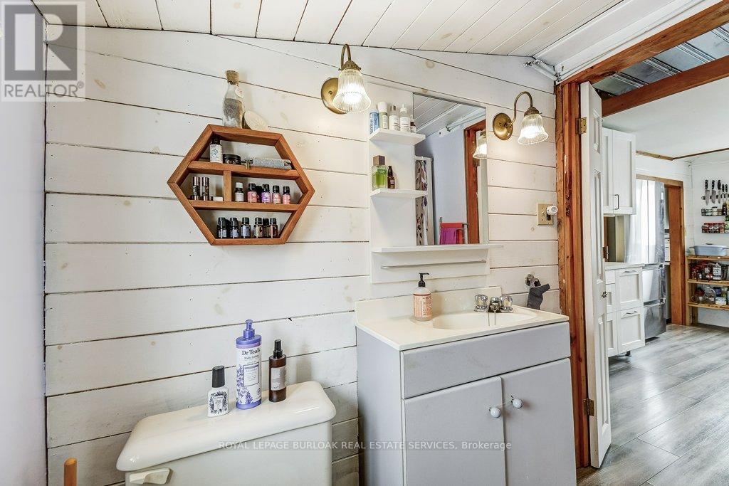716 SANDY BAY ROAD - 24