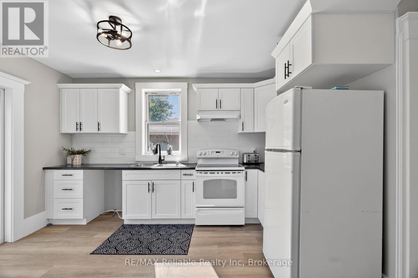 185 TRAFALGAR STREET - 13