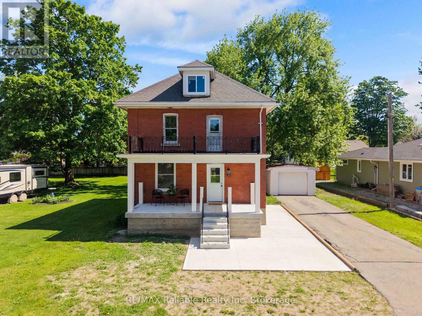 185 TRAFALGAR STREET - 2