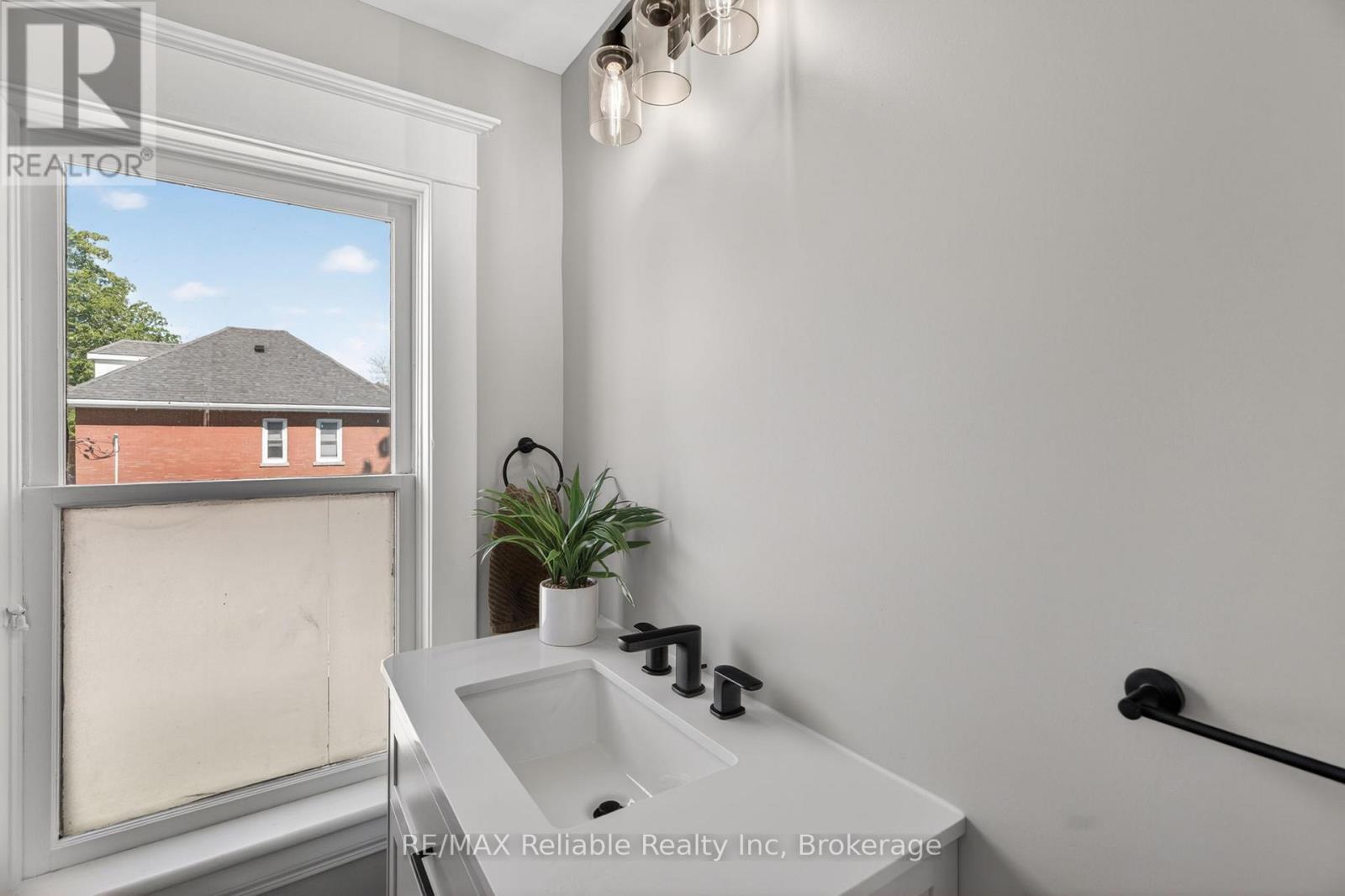 185 TRAFALGAR STREET - 32