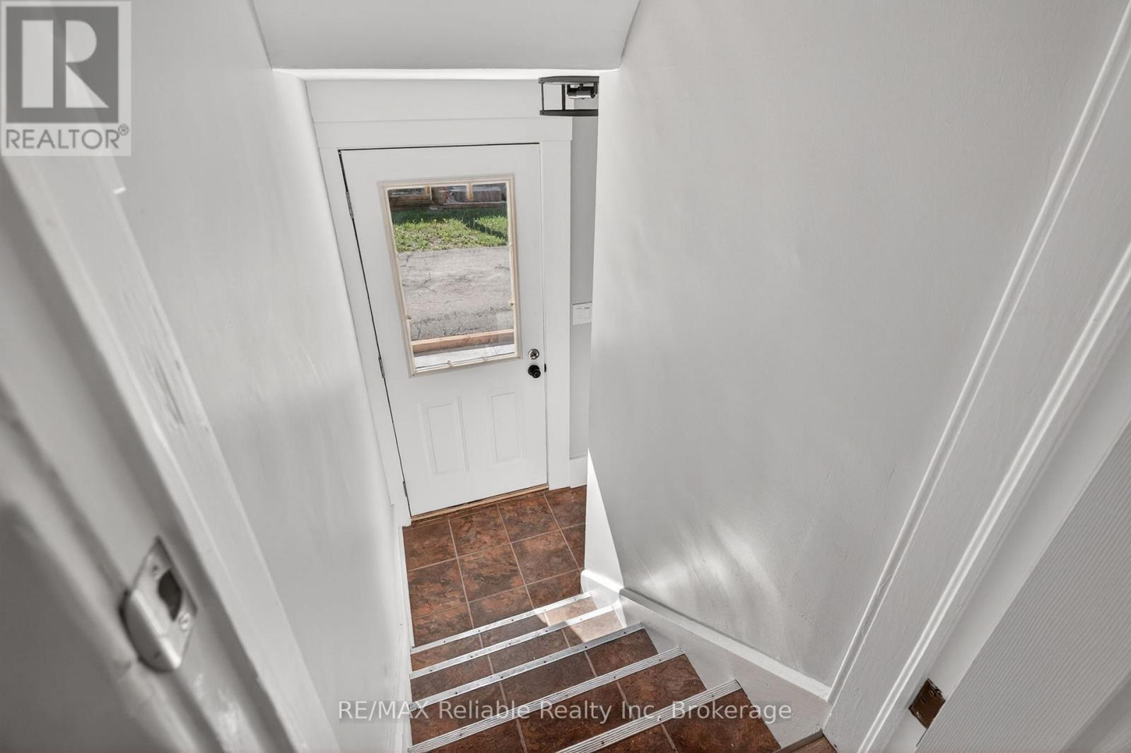 185 TRAFALGAR STREET - 34