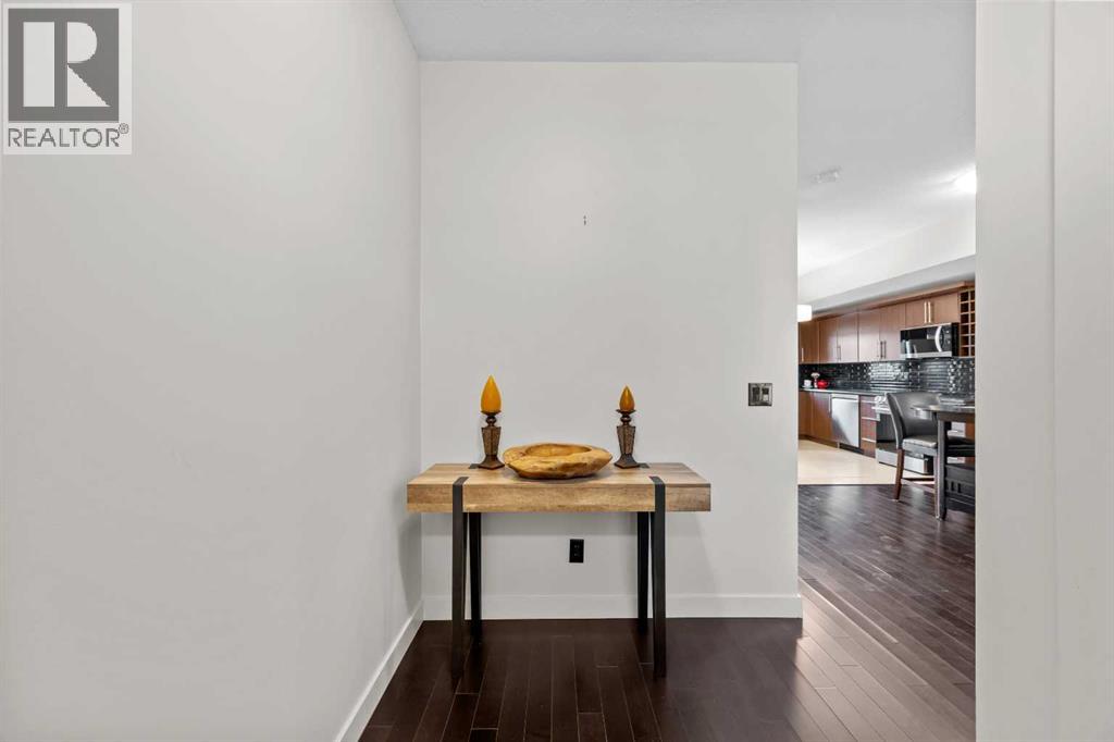 768 73 Street SW - 4