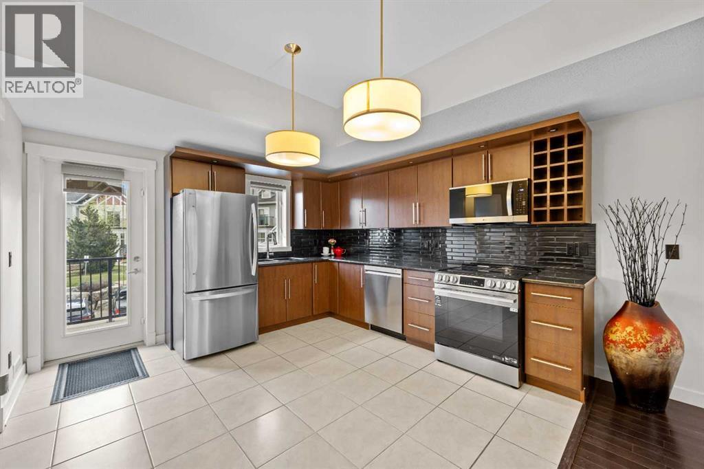 768 73 Street SW - 10