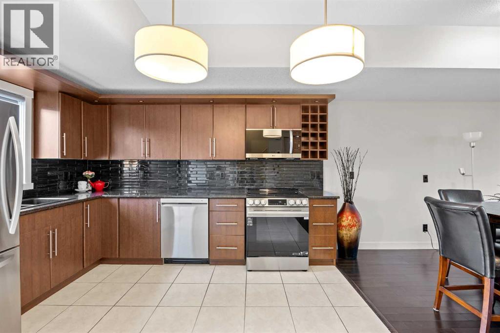 768 73 Street SW - 11