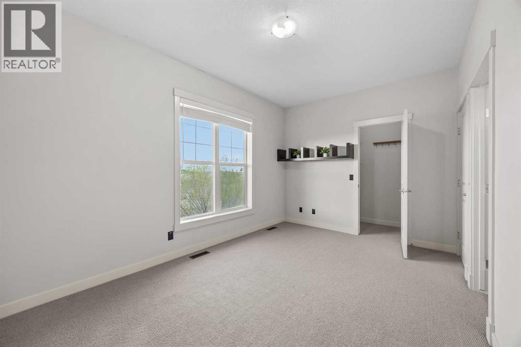 768 73 Street SW - 24