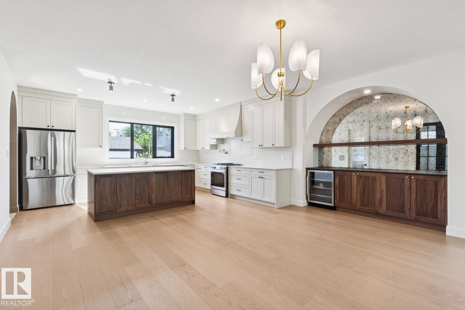 9023 90 ST NW - 11