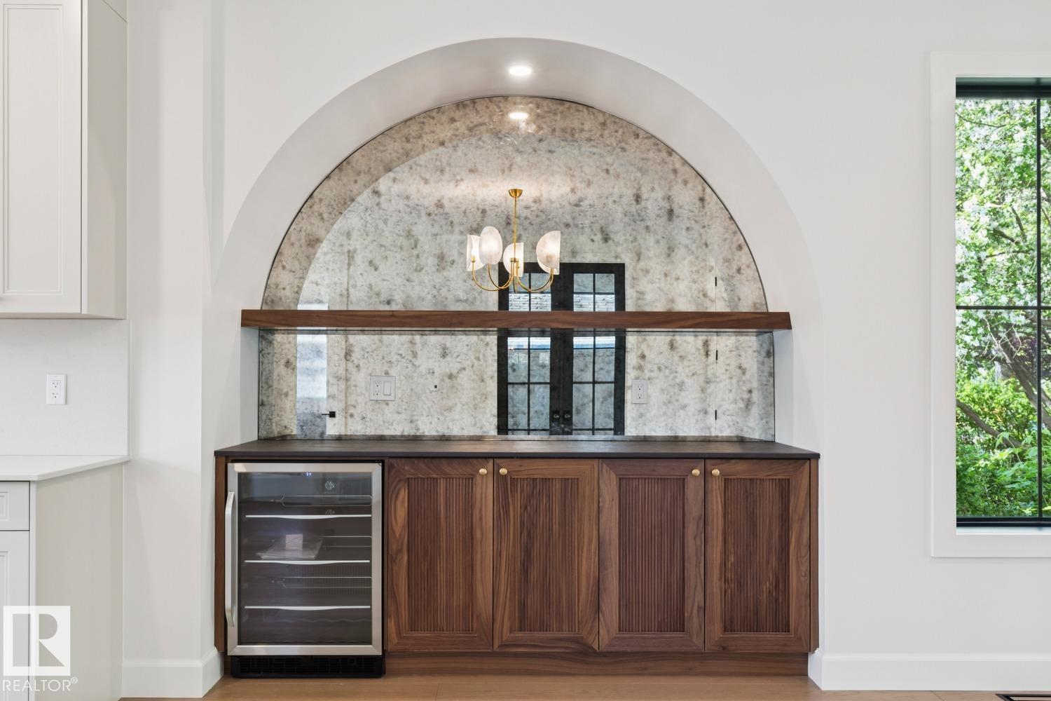 9023 90 ST NW - 15